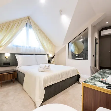 Bohemian Garni - Skadarlija